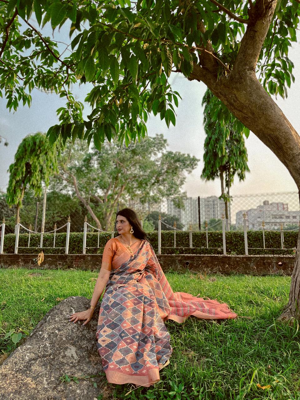 Elegant Checked Mysore Silk Saree with Geometric Digital Print