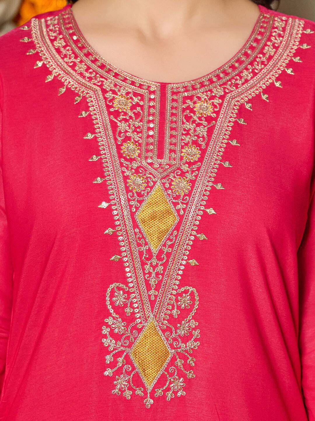 Traditional Women’s Kurta Pant Dupatta Set