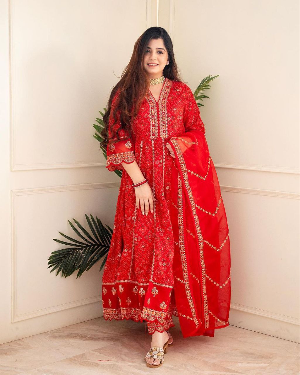 Heavy Suit Set with Intricate Hand Embroidery, Zari Weaving & Prints β Matching Pant & Lace Dupatta