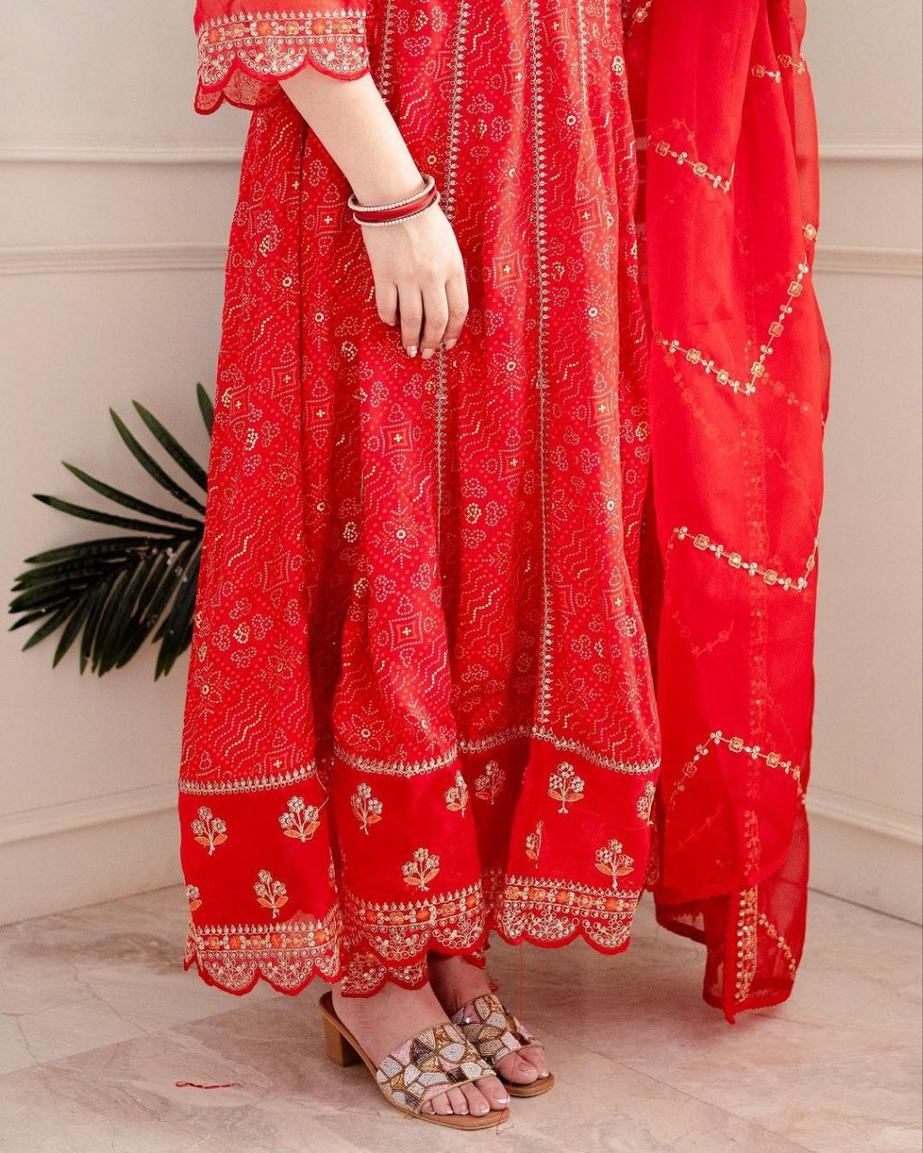 Heavy Suit Set with Intricate Hand Embroidery, Zari Weaving & Prints β Matching Pant & Lace Dupatta