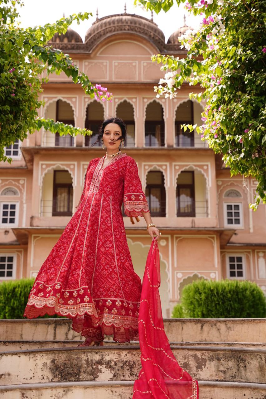 Heavy Suit Set with Intricate Hand Embroidery, Zari Weaving & Prints β Matching Pant & Lace Dupatta