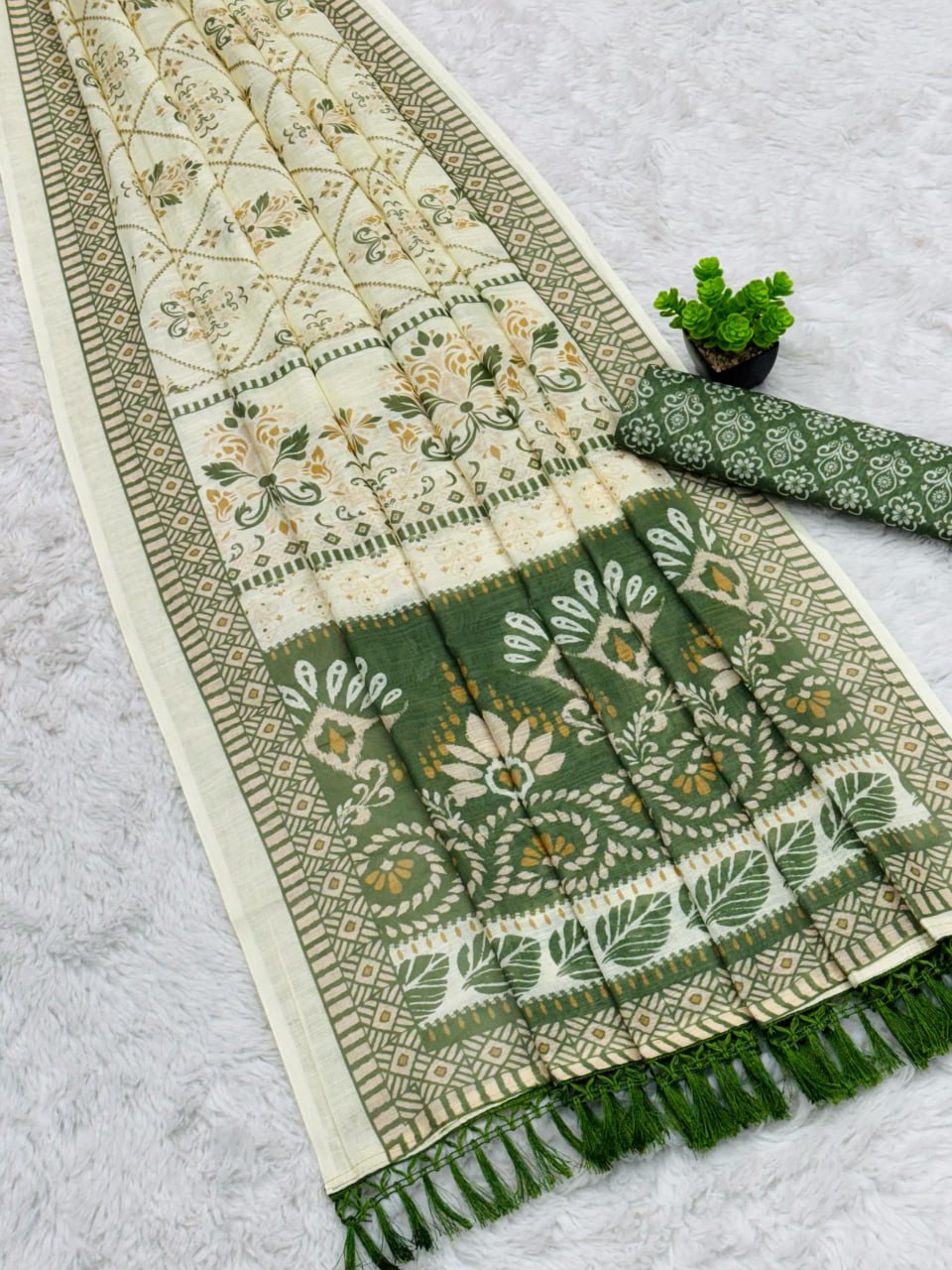 Pure Linen Cotton Saree with Elegant Digital Print & Jalar Pallu