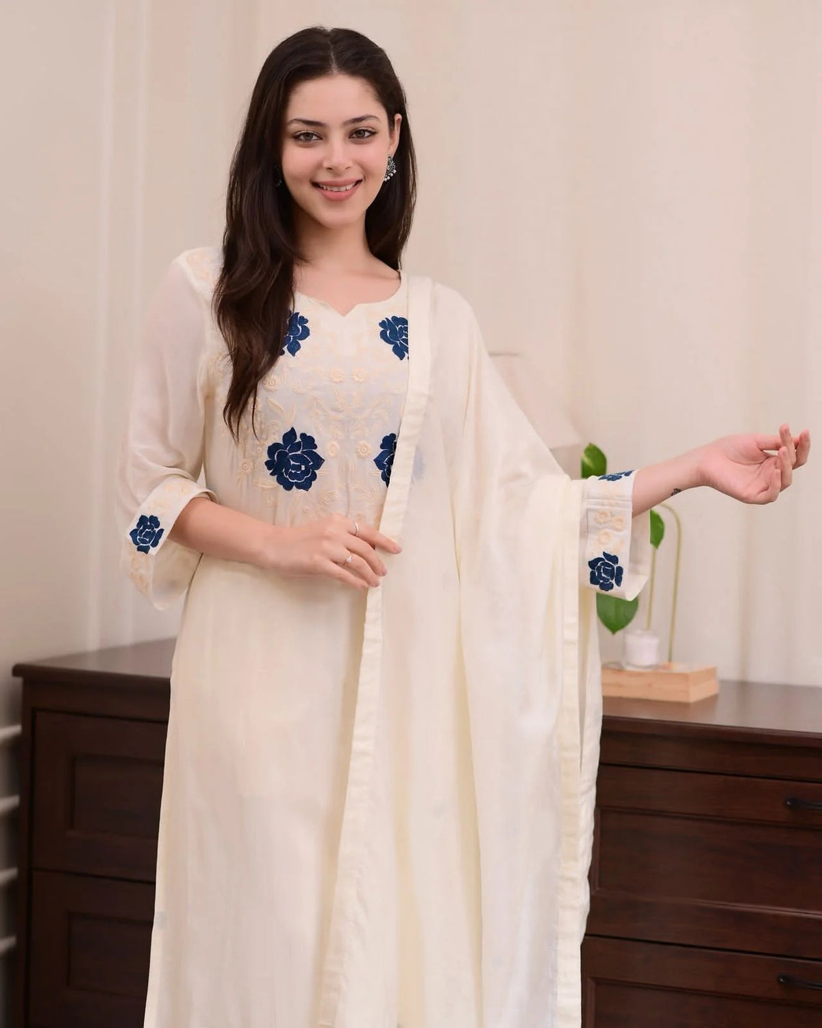 Tesla Embroidered Kurta Pant Dupatta Set
