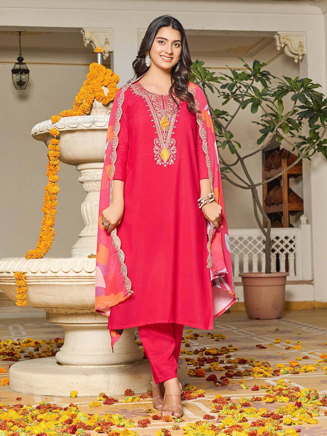 Traditional Women’s Kurta Pant Dupatta Set