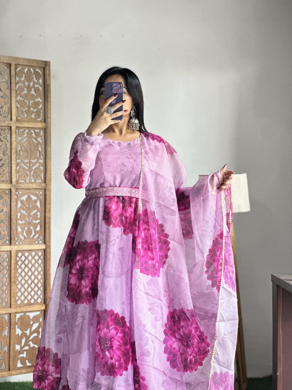 Graceful Heavy Suit Set with Organza Lace Deta