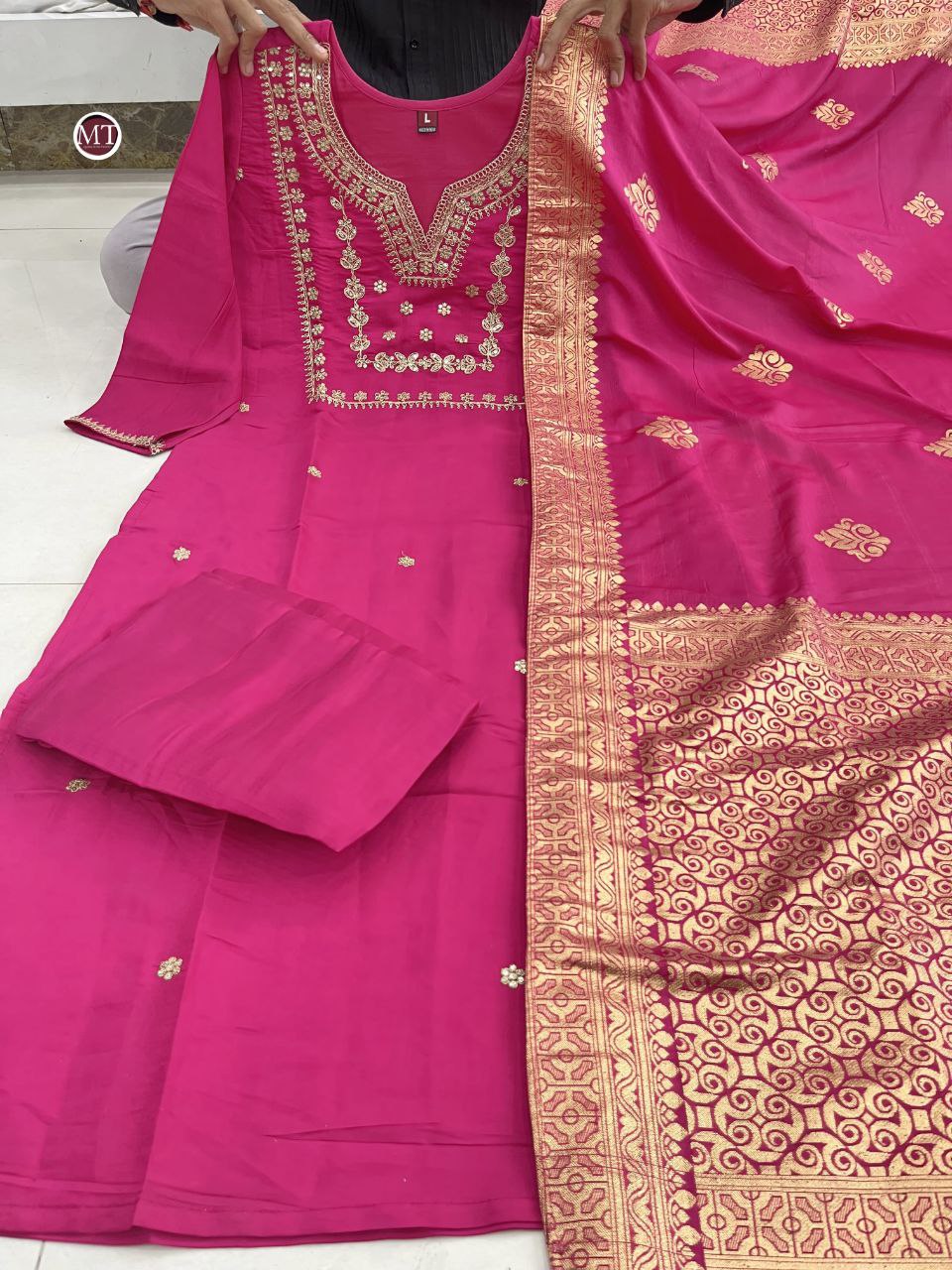 Heavy Suit Set with Intricate Embroidery & Zari Weaving – Matching Pant & Jacquard Dupatta
